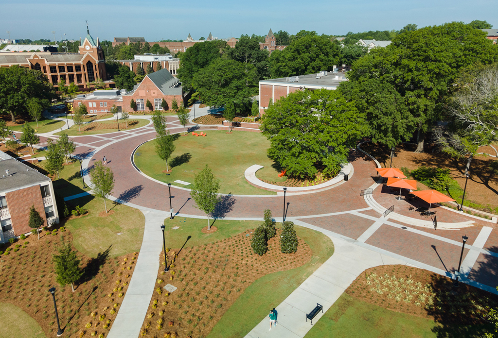 College Street Plaza