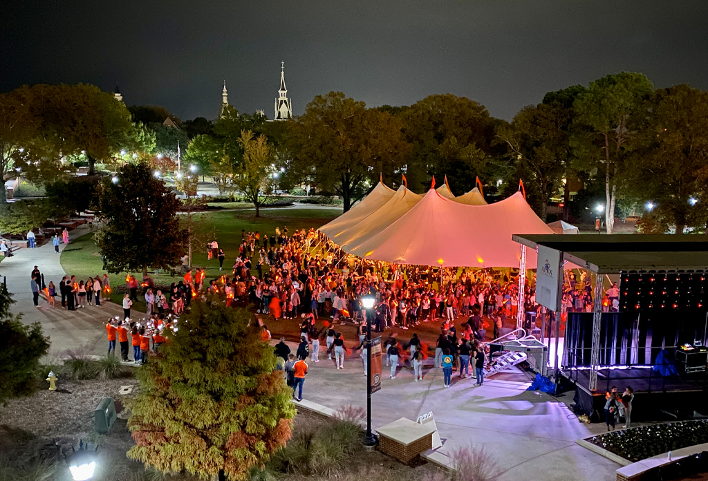 During Homecoming, Mercer celebrates the conclusion of its highly successful Aspire fund-raising campaign, booking more than $506 million in gifts and pledges against an original campaign goal of $400 million.
