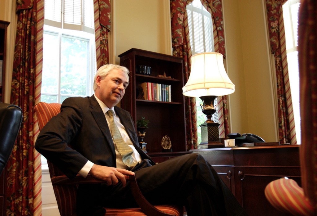 President Underwood sitting in his office